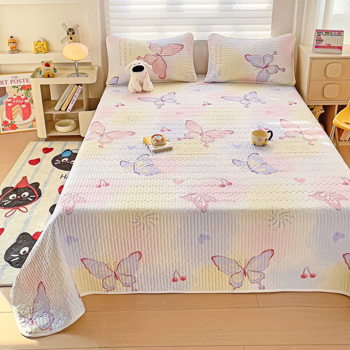 91家纺网 家纺一手货源 找家纺 金鑫汇家纺2025新款A类全棉绗缝夹棉印花床盖 彩蝶飞舞