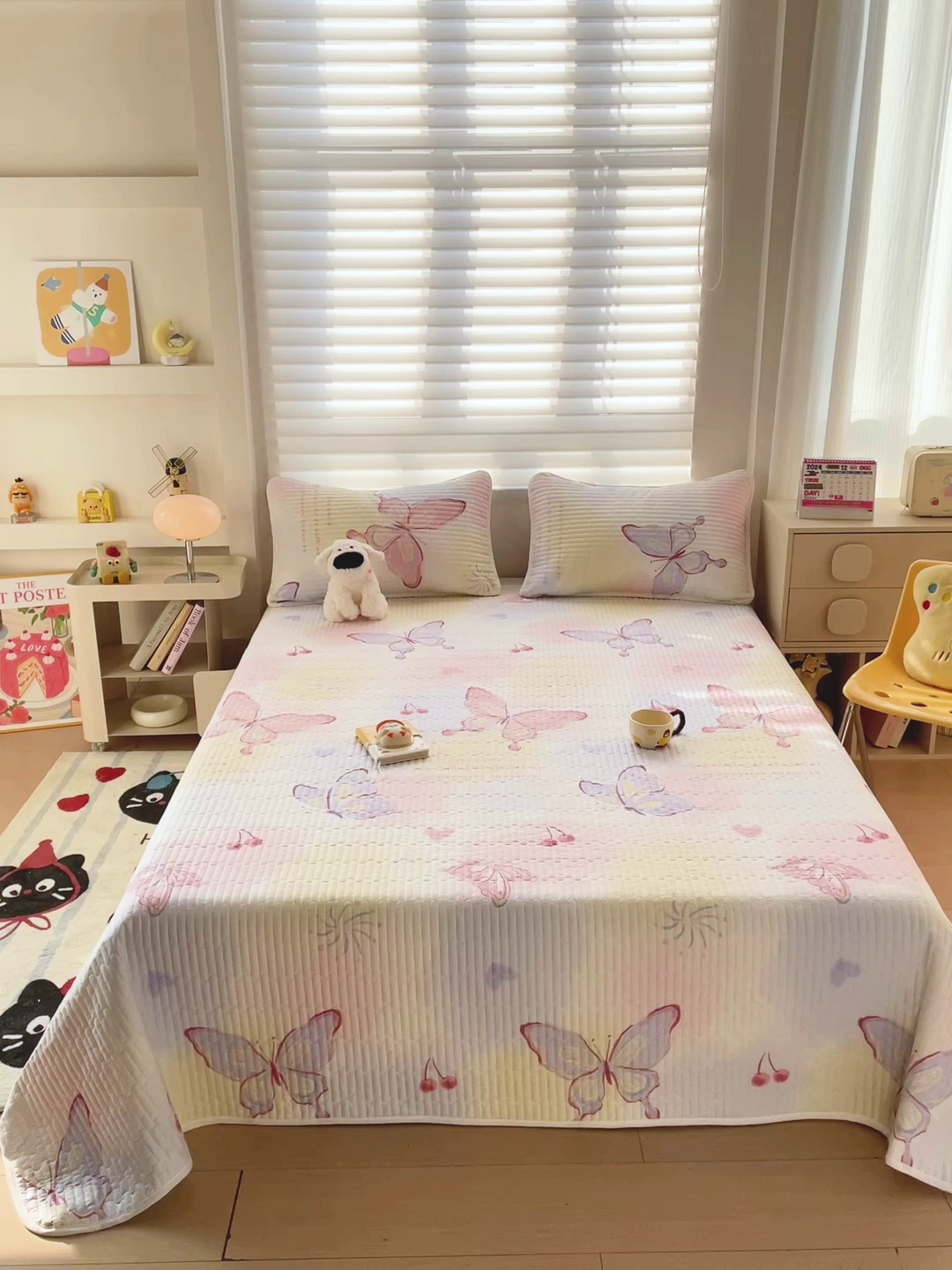 91家纺网 家纺一手货源 找家纺 金鑫汇家纺2025新款A类全棉绗缝夹棉印花床盖 彩蝶飞舞