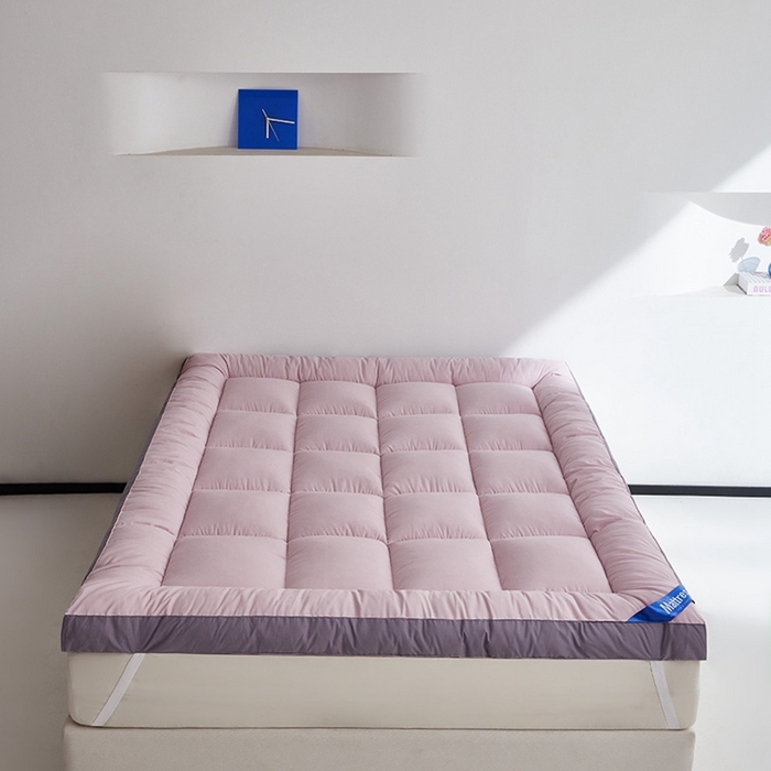 91家纺网 家纺一手货源 找家纺 （总）小豚鼠 2025新款拼色羽丝绒床垫