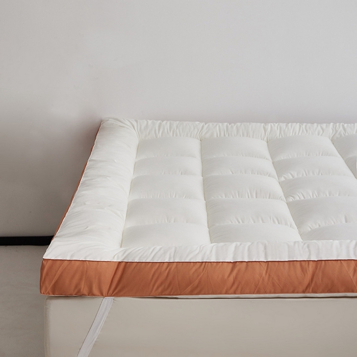 91家纺网 家纺一手货源 找家纺 小豚鼠 2025新款拼色羽丝绒床垫 白+橙