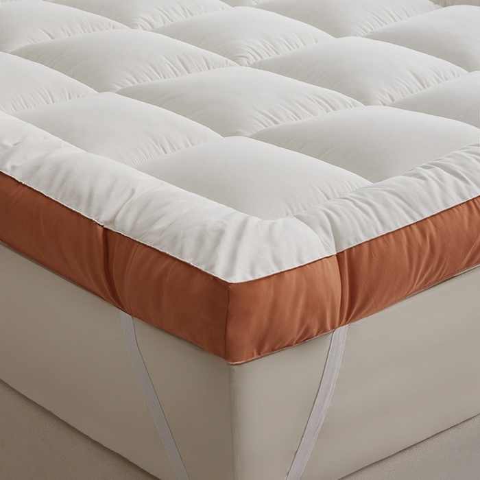 91家纺网 家纺一手货源 找家纺 小豚鼠 2025新款拼色羽丝绒床垫 白+橙