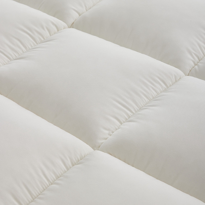 91家纺网 家纺一手货源 找家纺 小豚鼠 2025新款拼色羽丝绒床垫 白+绿