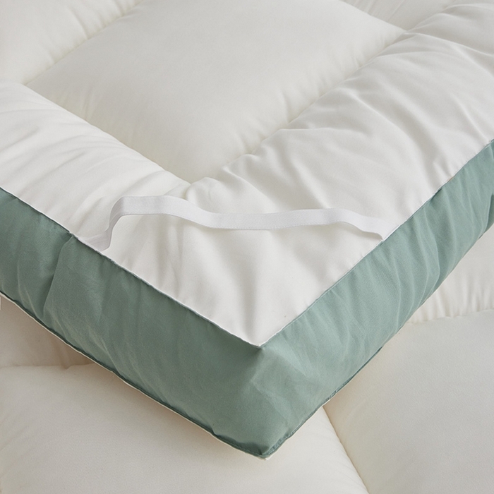 91家纺网 家纺一手货源 找家纺 小豚鼠 2025新款拼色羽丝绒床垫 白+绿