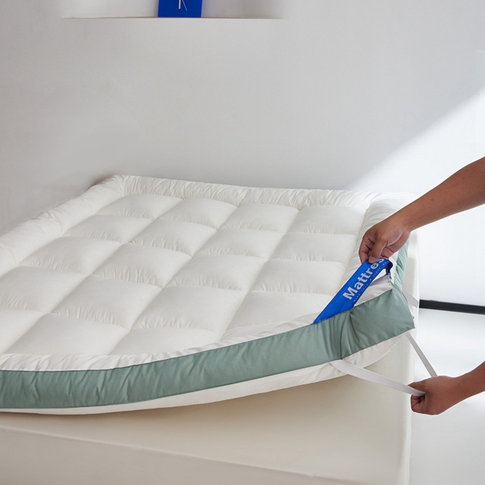 91家纺网 家纺一手货源 找家纺 小豚鼠 2025新款拼色羽丝绒床垫 白+绿