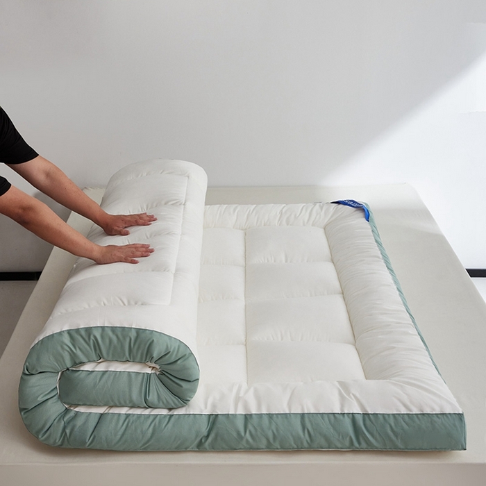 91家纺网 家纺一手货源 找家纺 小豚鼠 2025新款拼色羽丝绒床垫 白+绿