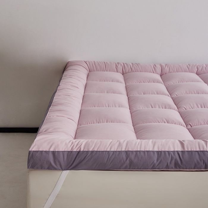 91家纺网 家纺一手货源 找家纺 小豚鼠 2025新款拼色羽丝绒床垫 粉+灰