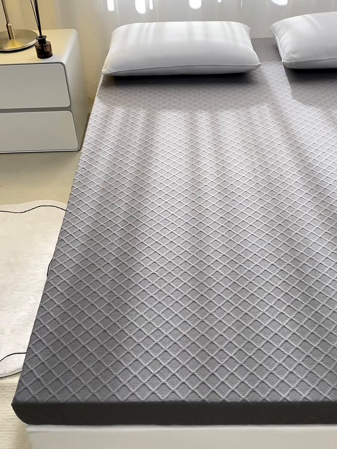 91家纺网 家纺一手货源 找家纺 小豚鼠 2025新款记忆海绵床垫床褥榻榻米租房床垫酒店薄垫床垫 方块灰