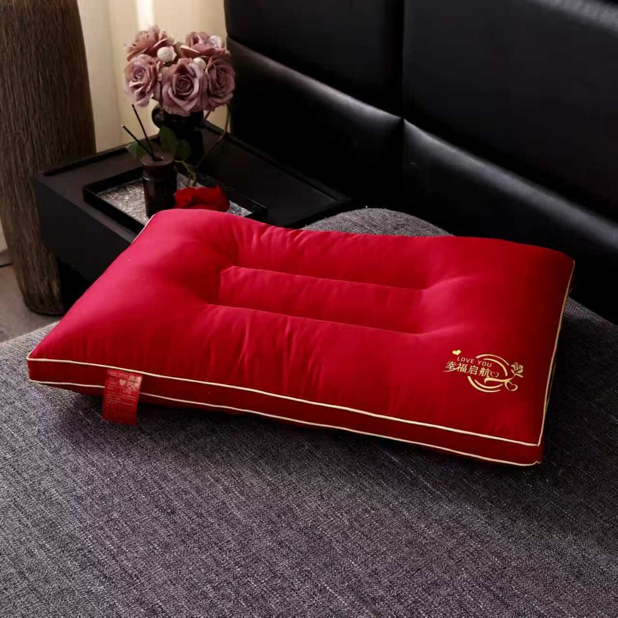 91家纺网 家纺一手货源 找家纺 云熙枕业 2026新款全棉纯棉立体定型大红婚庆护颈枕枕头枕芯 幸福启航