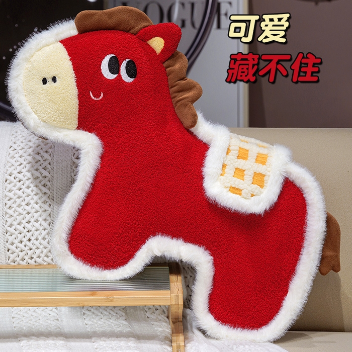 91家纺网 家纺一手货源 找家纺 （总）仟亿莱 2026新款国风福马毛绒玩偶抱枕