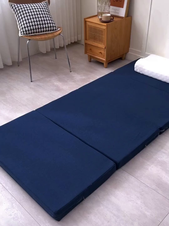 91家纺网 家纺一手货源 找家纺 小豚鼠 2025新款亚麻四折多功能四季床垫 墨青蓝