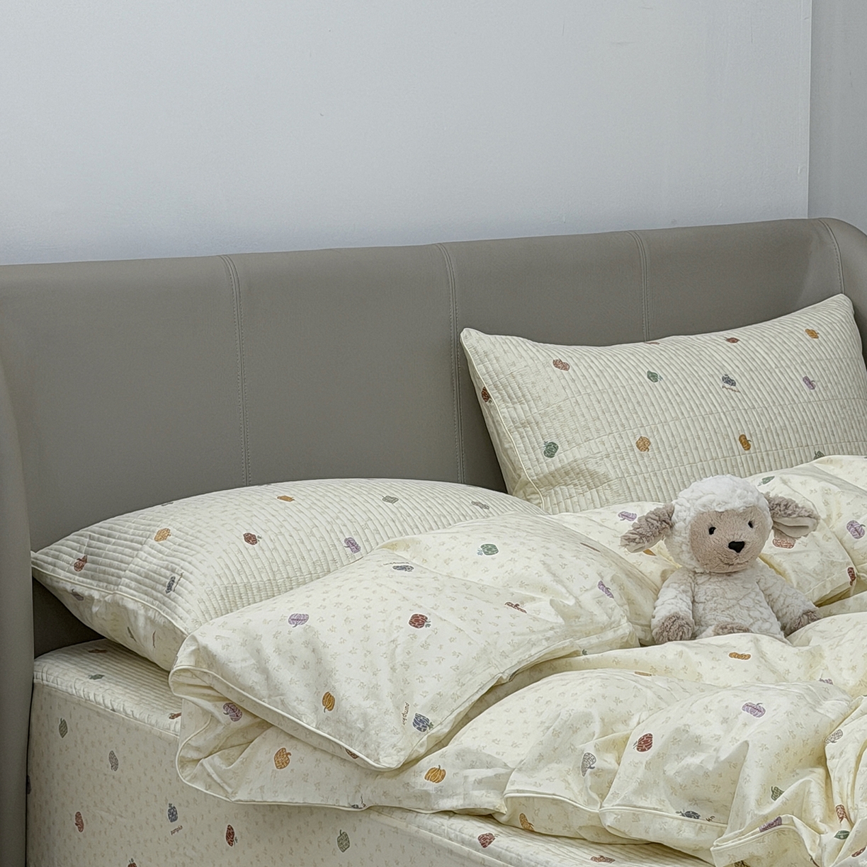 91家纺网 家纺一手货源 找家纺 佰织鑫家居 2026新款全棉夹棉绗缝床笠三件套四件套（会员-5） 七彩南瓜