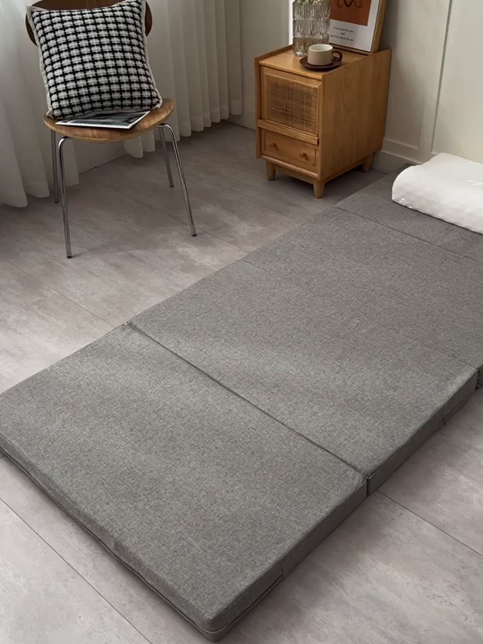 91家纺网 家纺一手货源 找家纺 小豚鼠 2025新款亚麻四折多功能四季床垫 竹青白