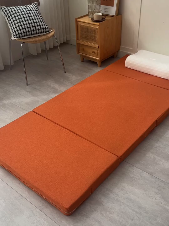 91家纺网 家纺一手货源 找家纺 小豚鼠 2025新款亚麻四折多功能四季床垫 热带橙