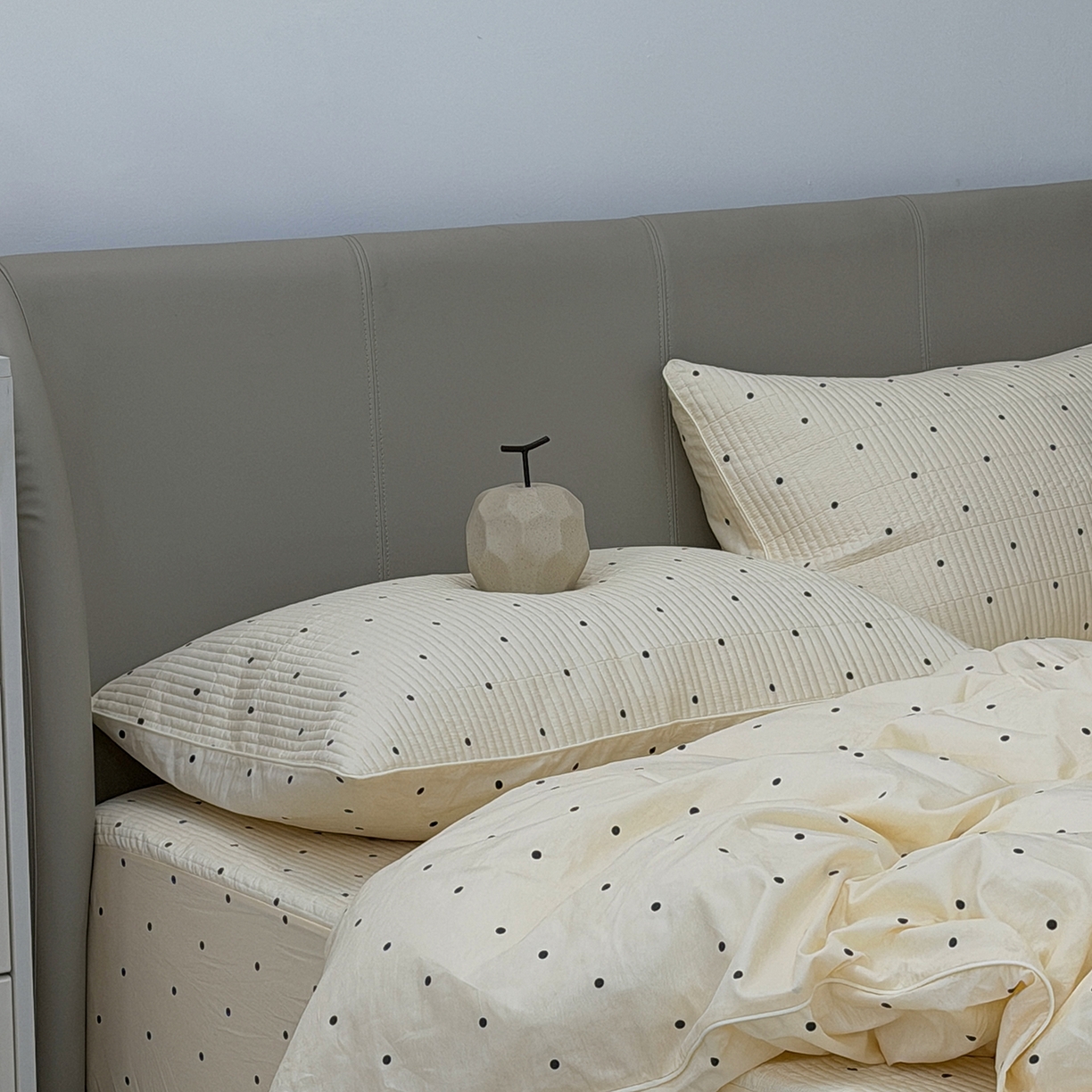 91家纺网 家纺一手货源 找家纺 佰织鑫家居 2026新款全棉夹棉绗缝床笠三件套四件套（会员-5） 波点