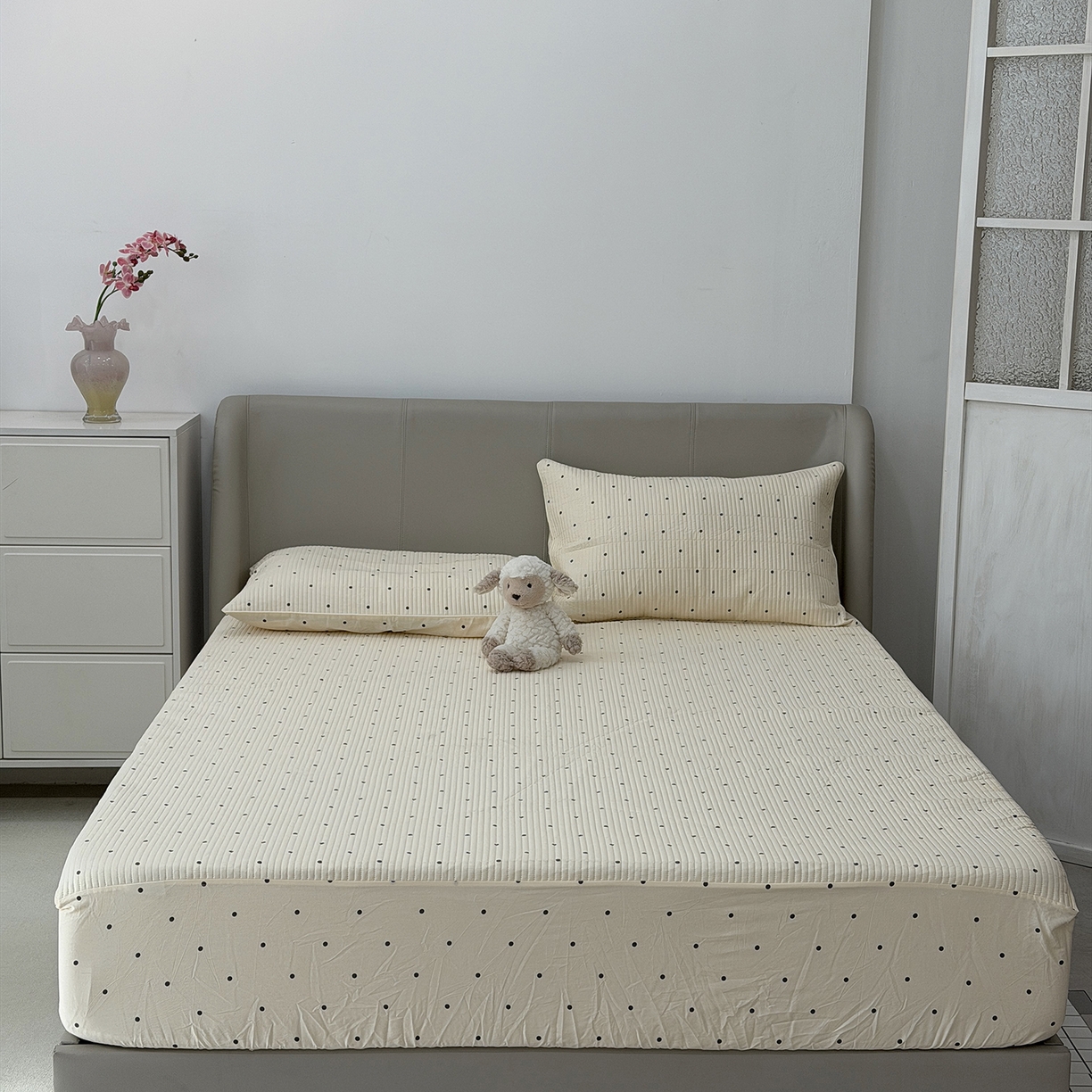 91家纺网 家纺一手货源 找家纺 佰织鑫家居 2026新款全棉夹棉绗缝床笠三件套四件套（会员-5） 波点