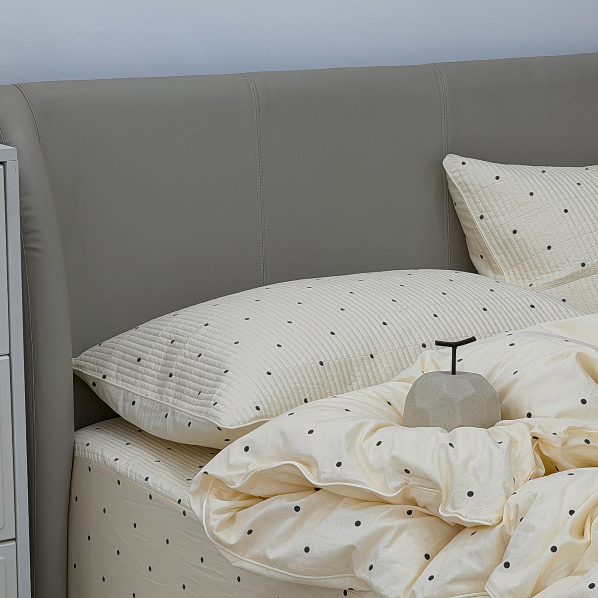 91家纺网 家纺一手货源 找家纺 佰织鑫家居 2026新款全棉夹棉绗缝床笠三件套四件套（会员-5） 波点