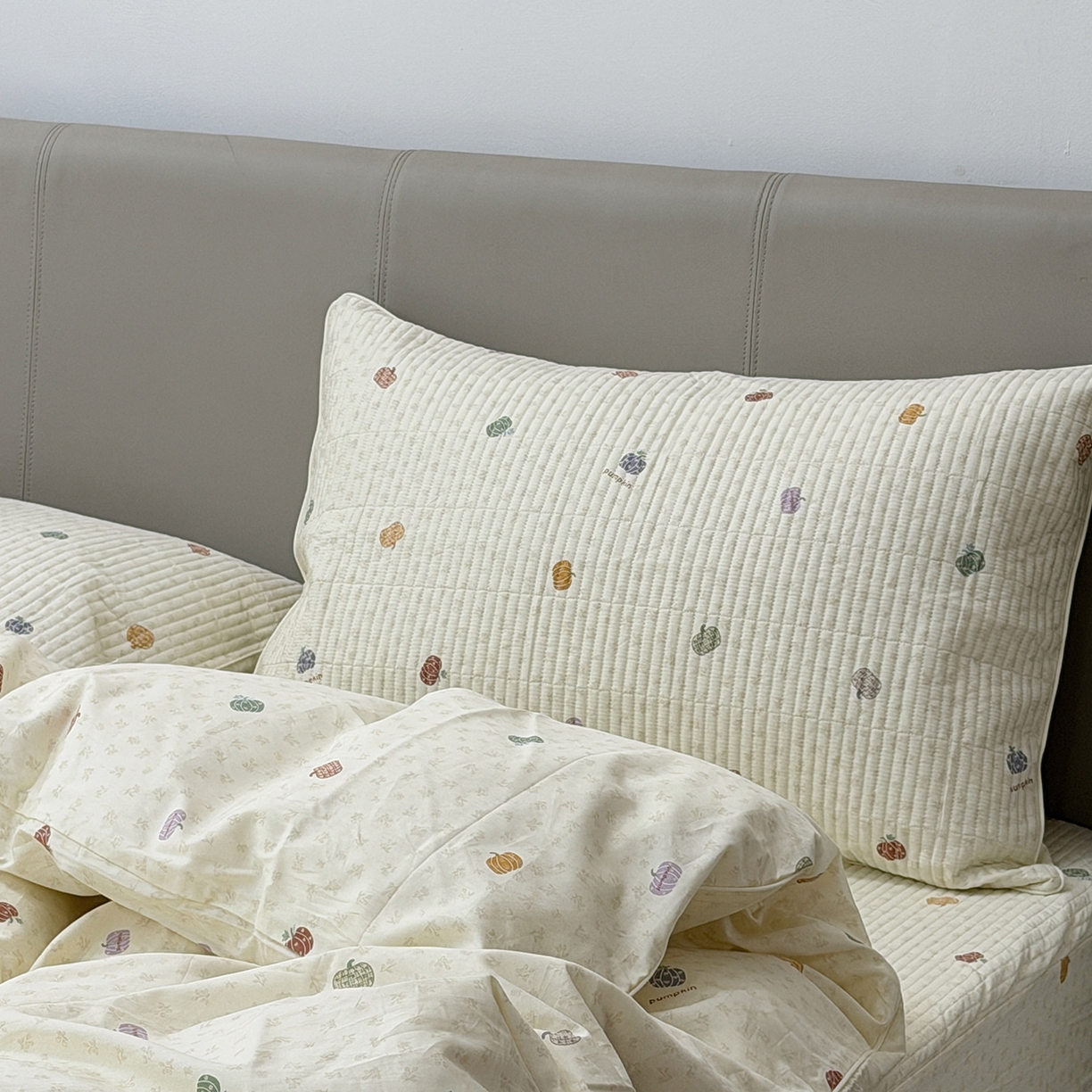 91家纺网 家纺一手货源 找家纺 佰织鑫家居 2026新款全棉夹棉绗缝床笠三件套四件套（会员-5） 七彩南瓜