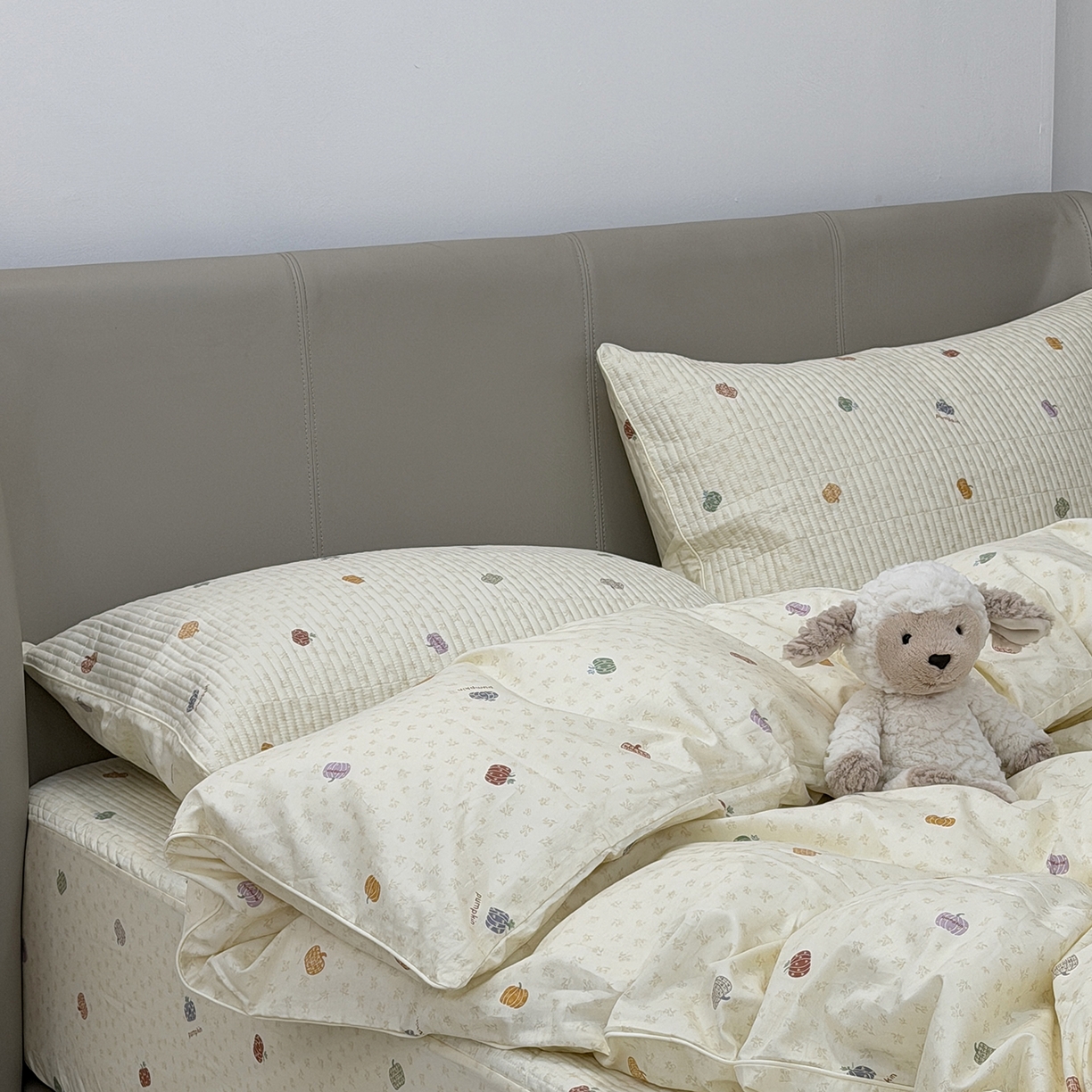 91家纺网 家纺一手货源 找家纺 佰织鑫家居 2026新款全棉夹棉绗缝床笠三件套四件套（会员-5） 七彩南瓜