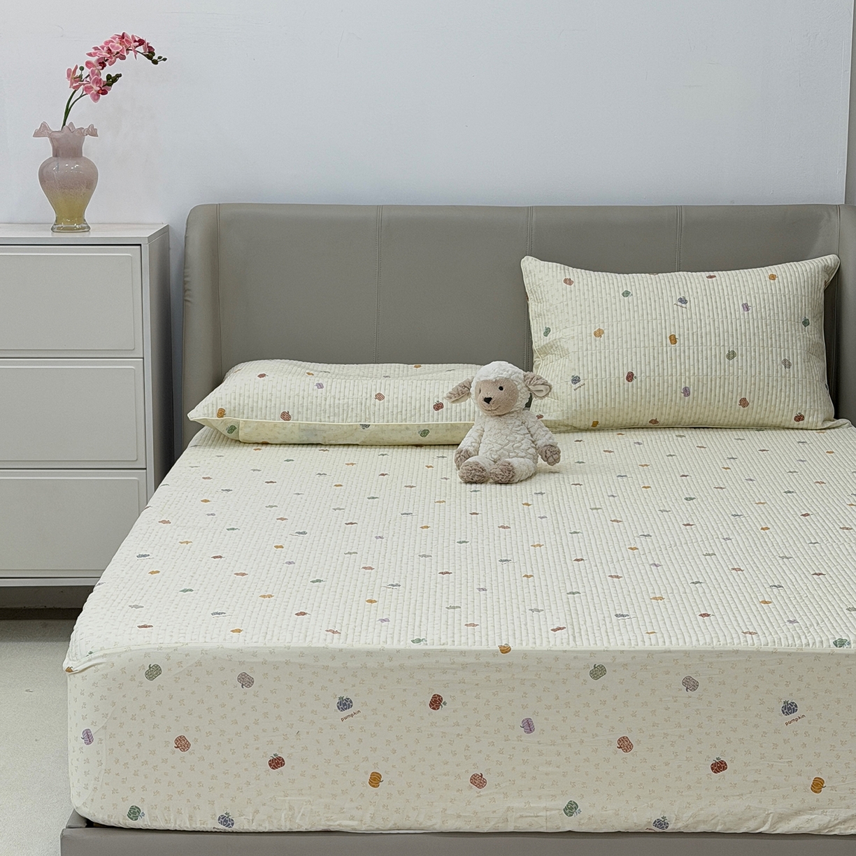 91家纺网 家纺一手货源 找家纺 佰织鑫家居 2026新款全棉夹棉绗缝床笠三件套四件套（会员-5） 七彩南瓜