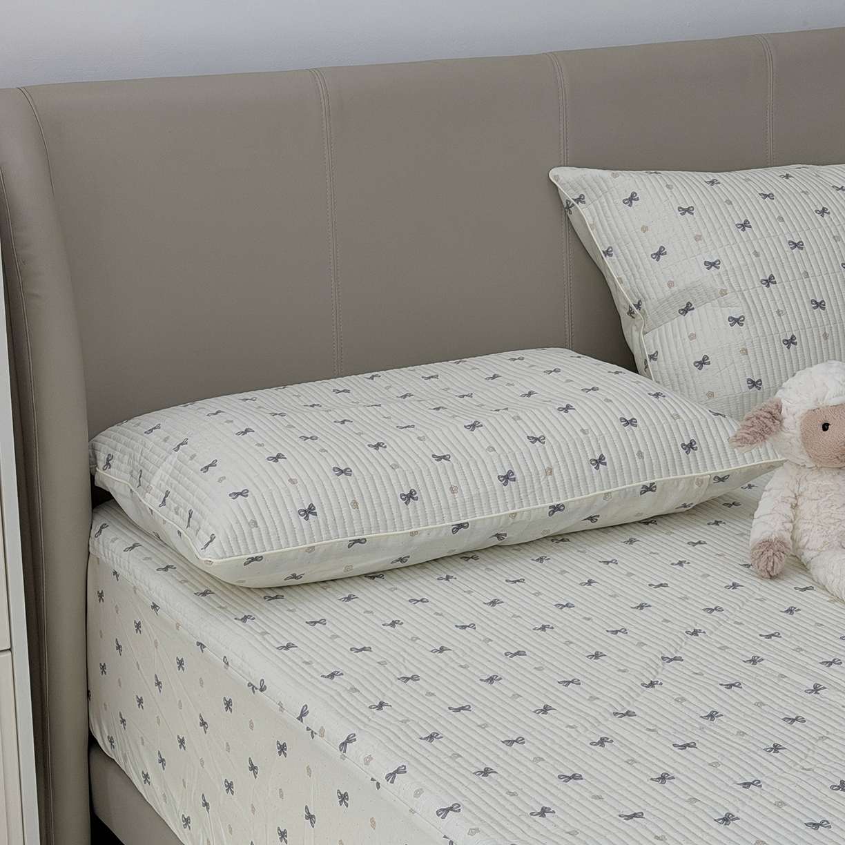 91家纺网 家纺一手货源 找家纺 佰织鑫家居 2026新款全棉夹棉绗缝床笠三件套四件套（会员-5） 甜心结