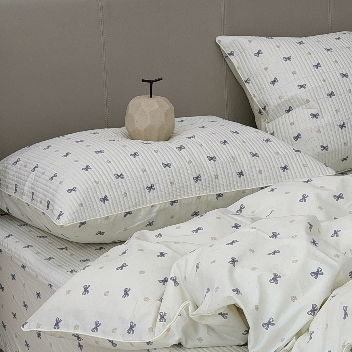 91家纺网 家纺一手货源 找家纺 佰织鑫家居 2026新款全棉夹棉绗缝床笠三件套四件套（会员-5） 甜心结