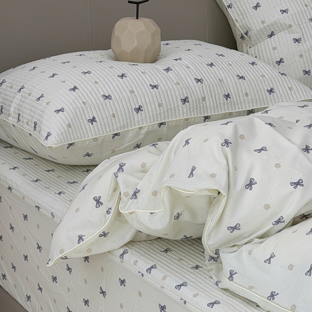 91家纺网 家纺一手货源 找家纺 佰织鑫家居 2026新款全棉夹棉绗缝床笠三件套四件套（会员-5） 甜心结