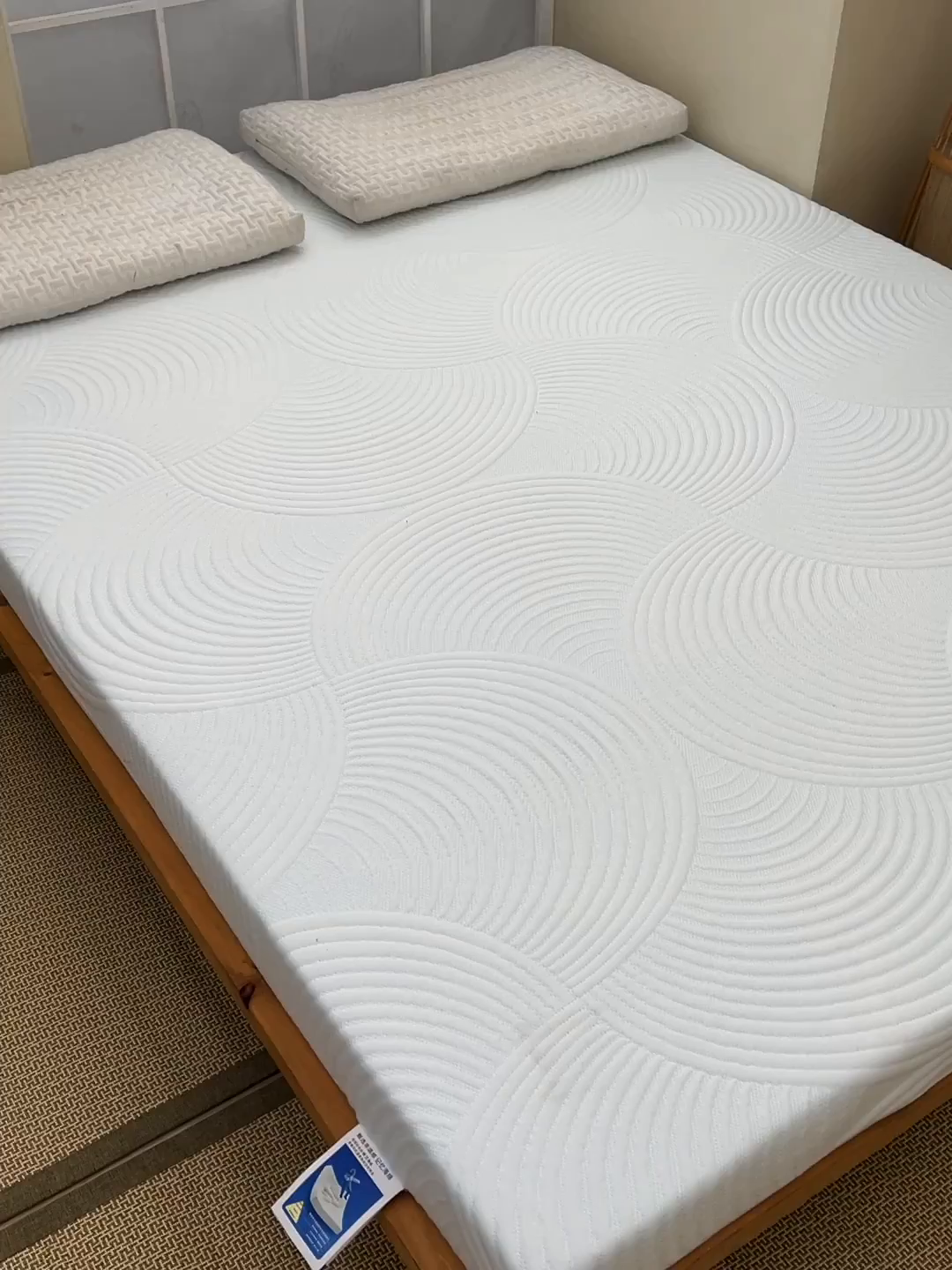 91家纺网 家纺一手货源 找家纺 小豚鼠 2025新款高弹记忆海绵垫现代日式床垫 纹理-白