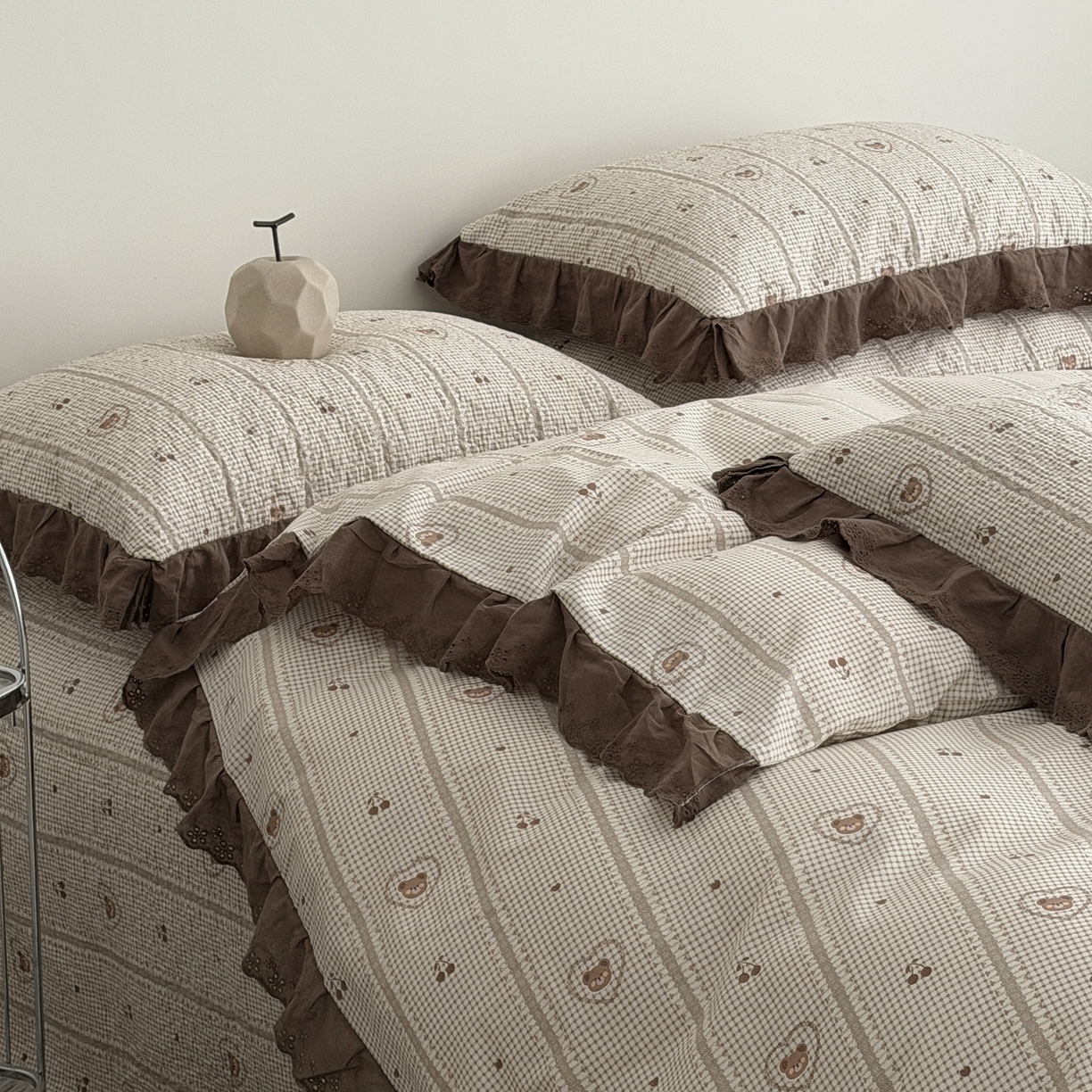 91家纺网 家纺一手货源 找家纺 佰织鑫家居 2025新款全棉法式砂洗棉花床盖款被套四件套 爱心小熊