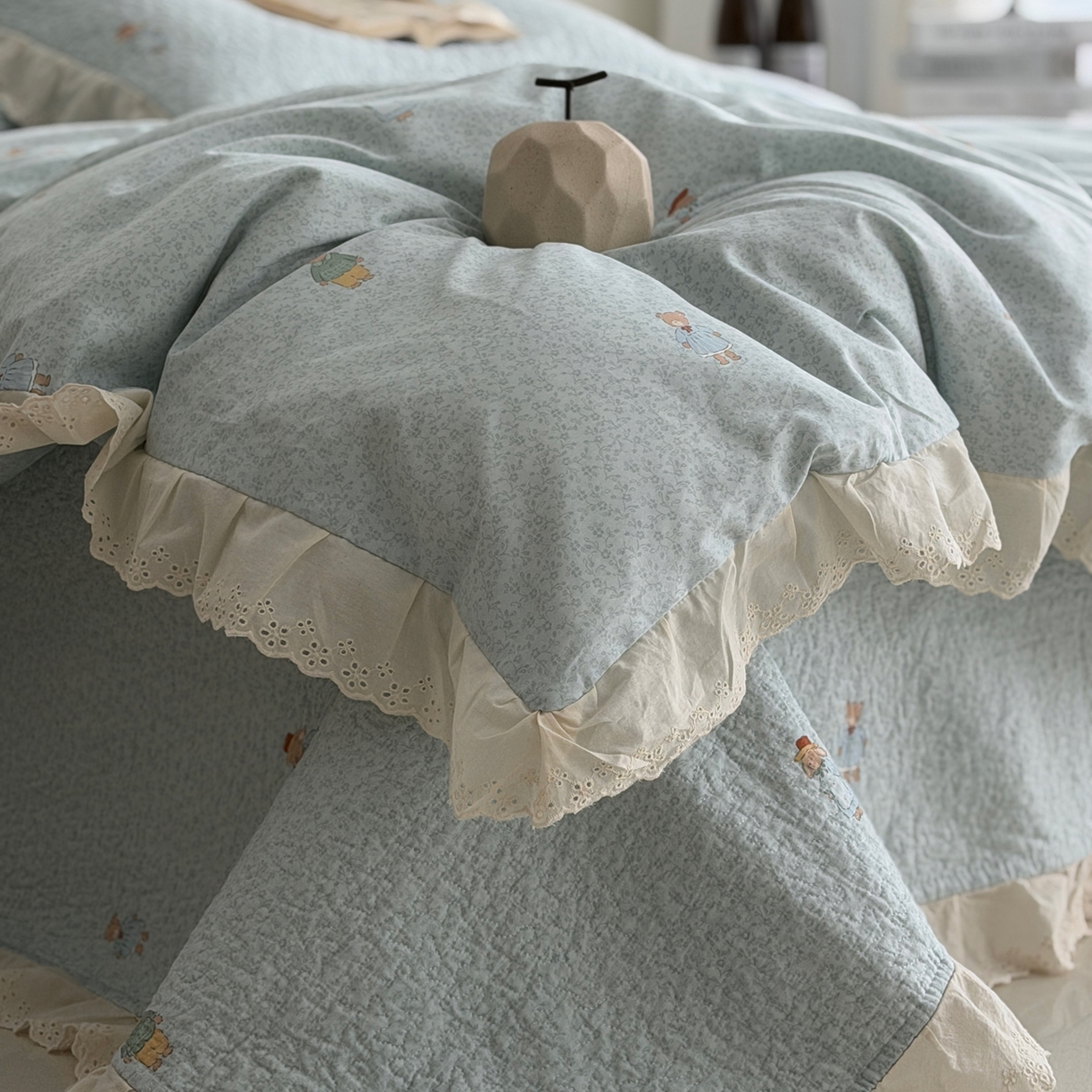 91家纺网 家纺一手货源 找家纺 佰织鑫家居 2025新款全棉法式砂洗棉花床盖款被套四件套 彼得兔