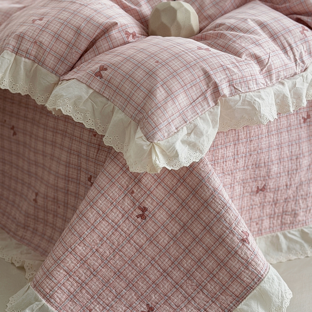 91家纺网 家纺一手货源 找家纺 佰织鑫家居 2025新款全棉法式砂洗棉花床盖款被套四件套 蝴蝶结