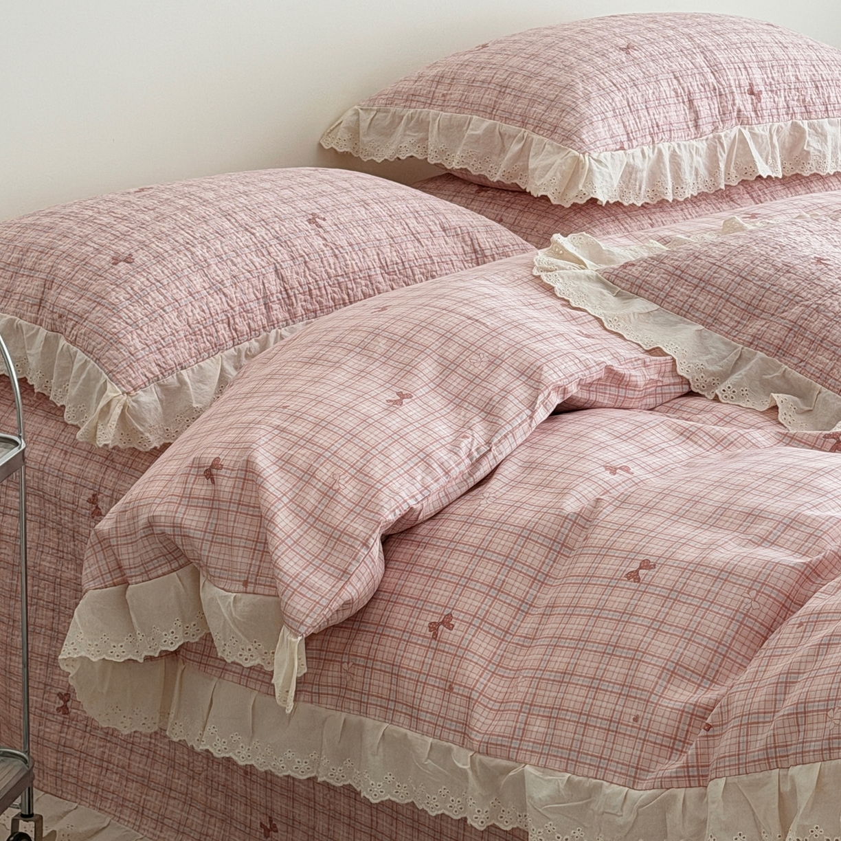 91家纺网 家纺一手货源 找家纺 佰织鑫家居 2025新款全棉法式砂洗棉花床盖款被套四件套 蝴蝶结