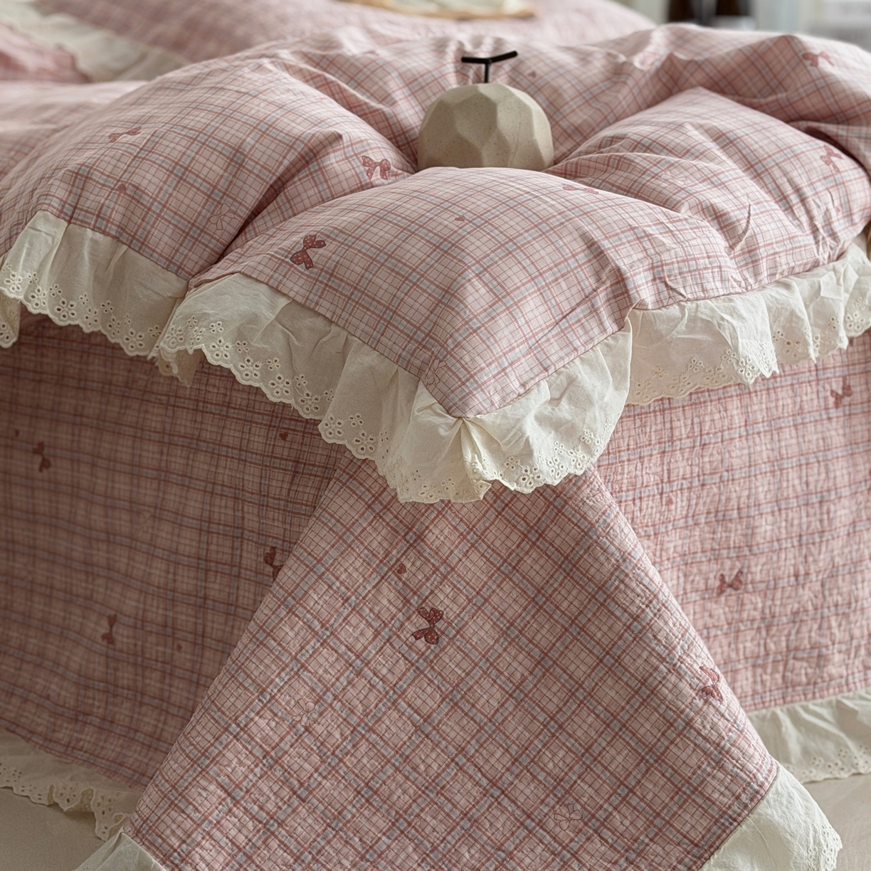 91家纺网 家纺一手货源 找家纺 佰织鑫家居 2025新款全棉法式砂洗棉花床盖款被套四件套 蝴蝶结