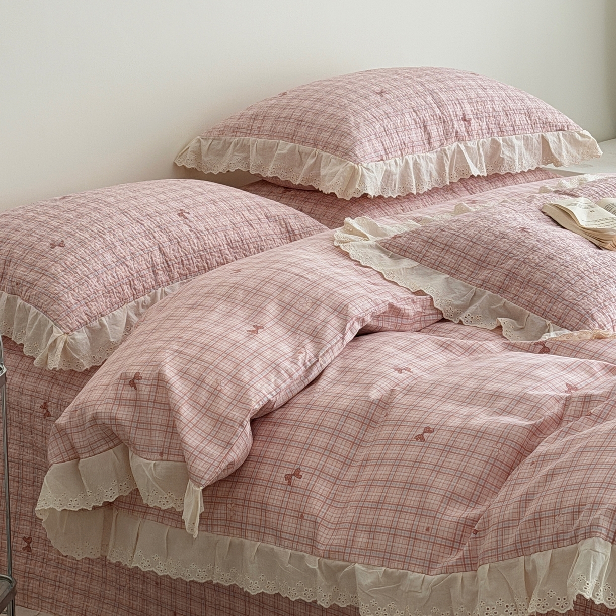 91家纺网 家纺一手货源 找家纺 佰织鑫家居 2025新款全棉法式砂洗棉花床盖款被套四件套 蝴蝶结