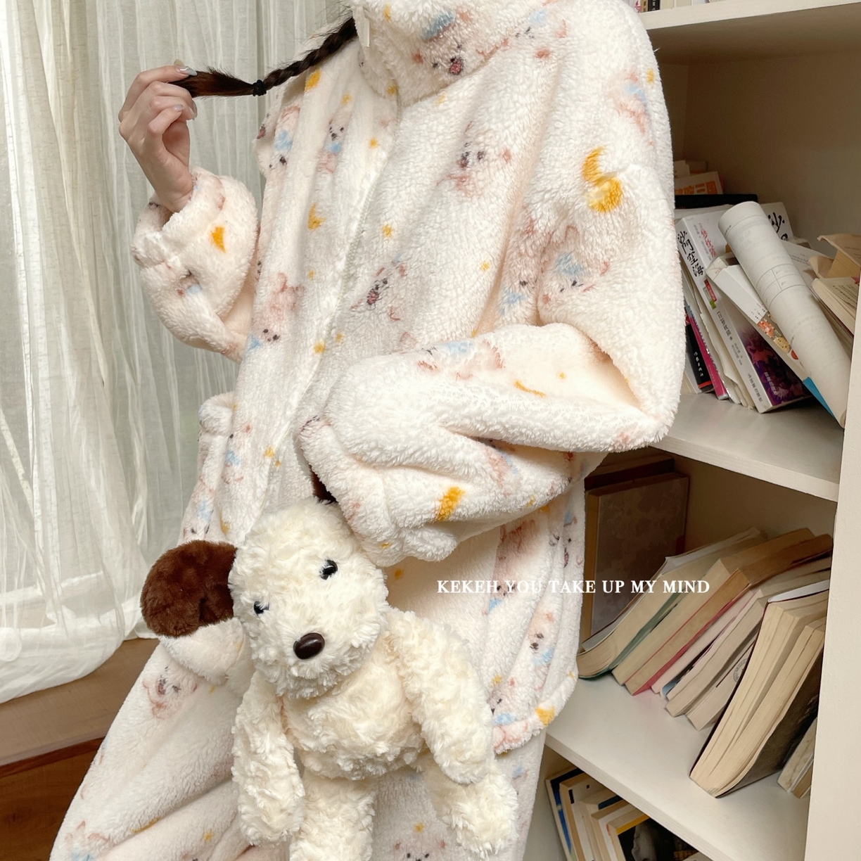 91家纺网 家纺一手货源 找家纺 （总）妍景家居生活馆 2026新款泡芙绒秋冬家居服睡衣套装-星星狗