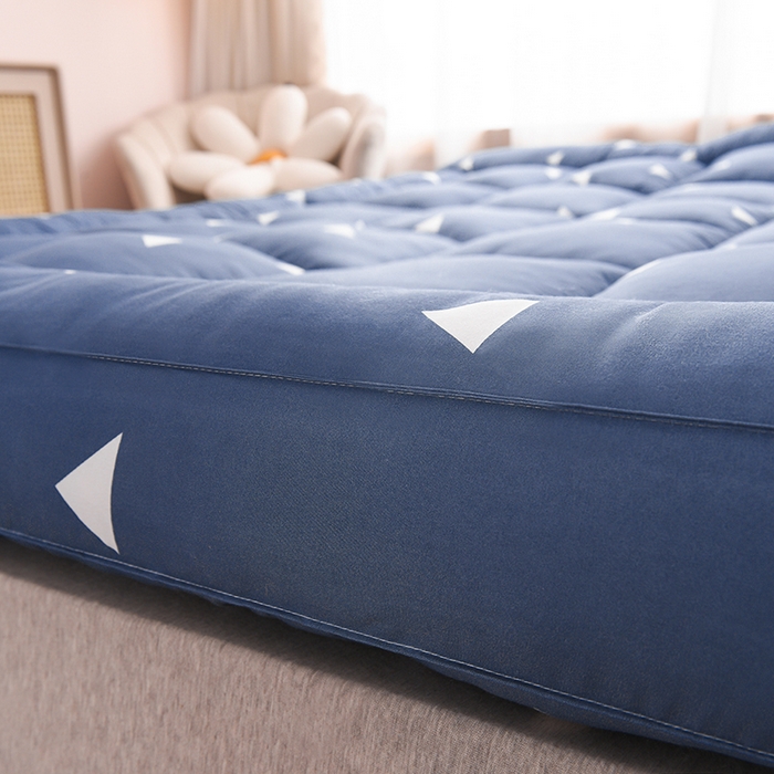 91家纺网 家纺一手货源 找家纺 小豚鼠 2025新款-羽丝绒立体床垫学生床垫宿舍单双人床褥榻榻米床垫 灰三角