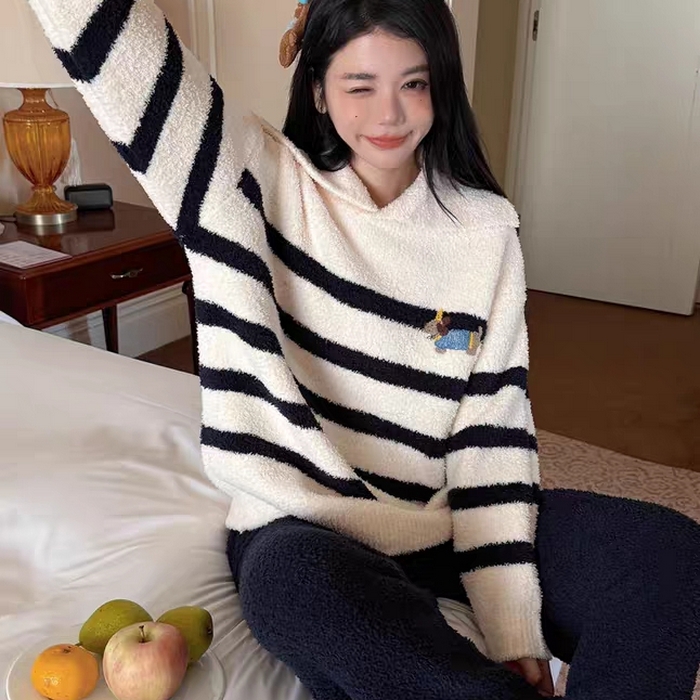 91家纺网 家纺一手货源 找家纺 （总）妍景家居生活馆 2026新款软绵绵翻领条纹款家居服睡衣套装