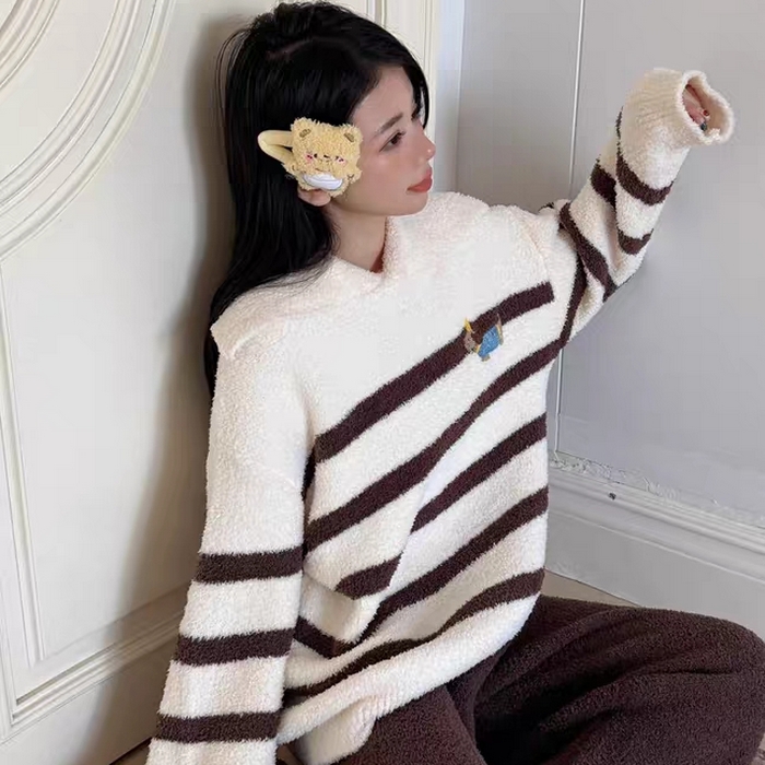 91家纺网 家纺一手货源 找家纺 妍景家居生活馆 2026新款软绵绵翻领条纹款家居服睡衣套装 咖色