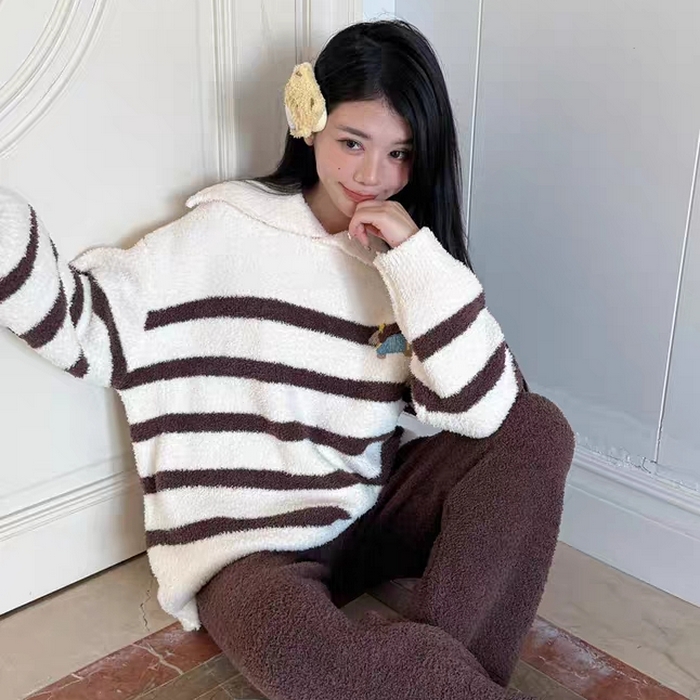 91家纺网 家纺一手货源 找家纺 妍景家居生活馆 2026新款软绵绵翻领条纹款家居服睡衣套装 咖色