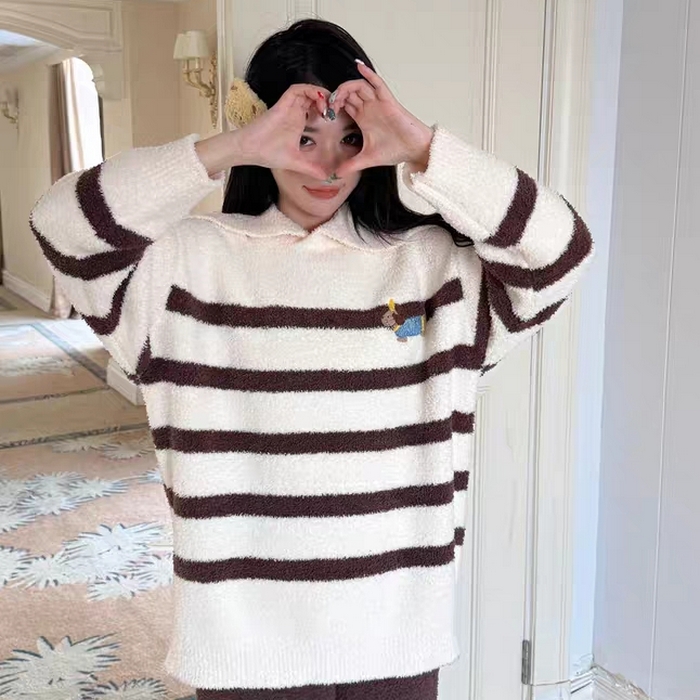 91家纺网 家纺一手货源 找家纺 妍景家居生活馆 2026新款软绵绵翻领条纹款家居服睡衣套装 咖色