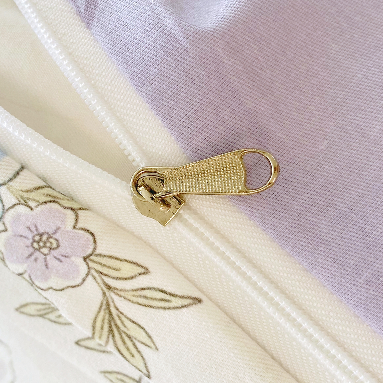 91家纺网 家纺一手货源 找家纺 小懒猪 2026春夏新款全棉纯棉花卉款四件套 青蔓花盏