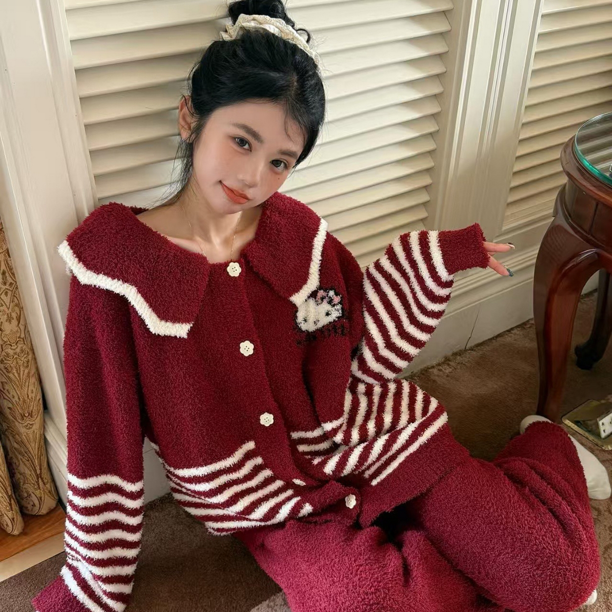 91家纺网 家纺一手货源 找家纺 妍景家居生活馆 2026新款软绵绵条纹KT款家居服睡衣套装 红色