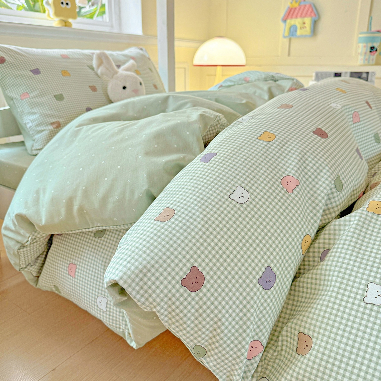 91家纺网 家纺一手货源 找家纺 小豚鼠 2025纯棉13372学生三件套全棉宿舍六件套(收纳袋）（顺丰代发） 熊豆豆-绿