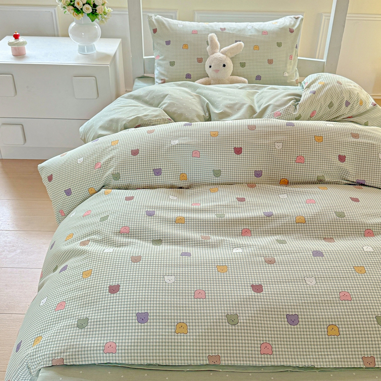 91家纺网 家纺一手货源 找家纺 小豚鼠 2025纯棉13372学生三件套全棉宿舍六件套(收纳袋）（顺丰代发） 熊豆豆-绿