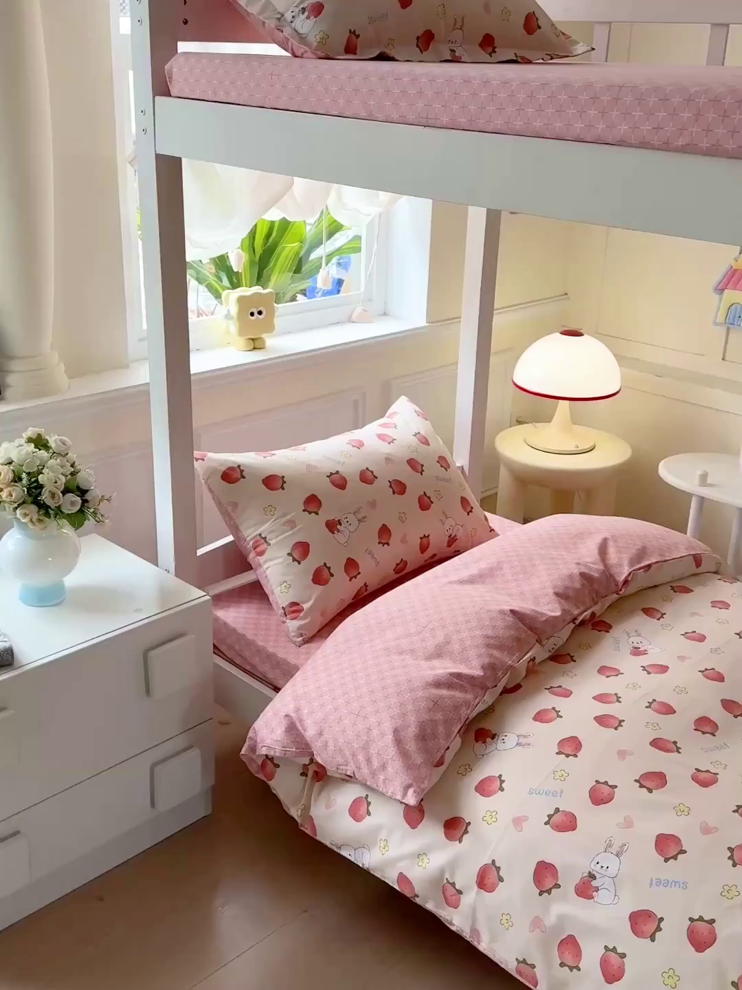 91家纺网 家纺一手货源 找家纺 小豚鼠 2025纯棉13372学生三件套全棉宿舍六件套(收纳袋）（顺丰代发） 草莓兔