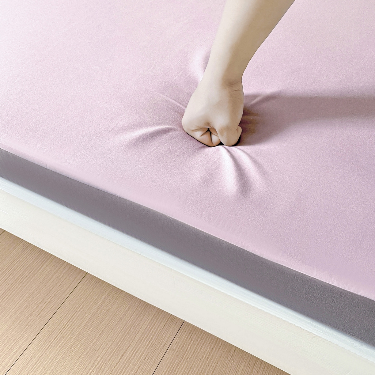 91家纺网 家纺一手货源 找家纺 小豚鼠 2025新款学生季蛋壳压花床垫记忆棉床垫学生宿舍软垫海绵垫子 藕灰粉