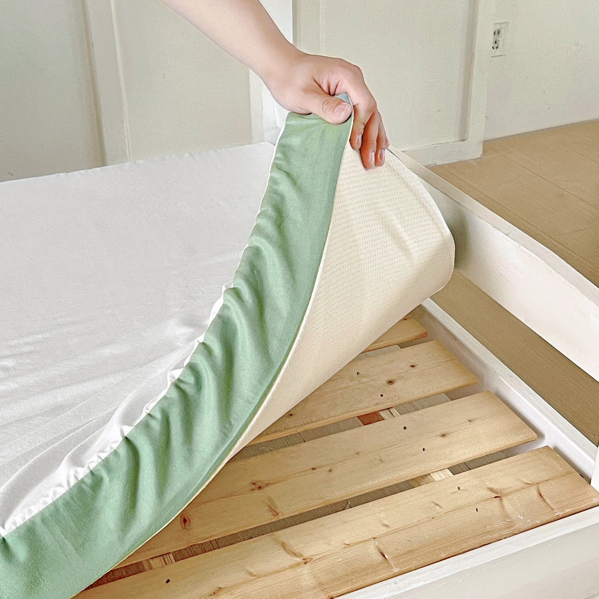 91家纺网 家纺一手货源 找家纺 小豚鼠 2025新款学生季蛋壳压花床垫记忆棉床垫学生宿舍软垫海绵垫子 青草绿