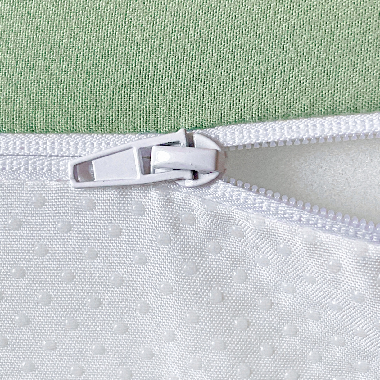 91家纺网 家纺一手货源 找家纺 小豚鼠 2025新款学生季蛋壳压花床垫记忆棉床垫学生宿舍软垫海绵垫子 青草绿