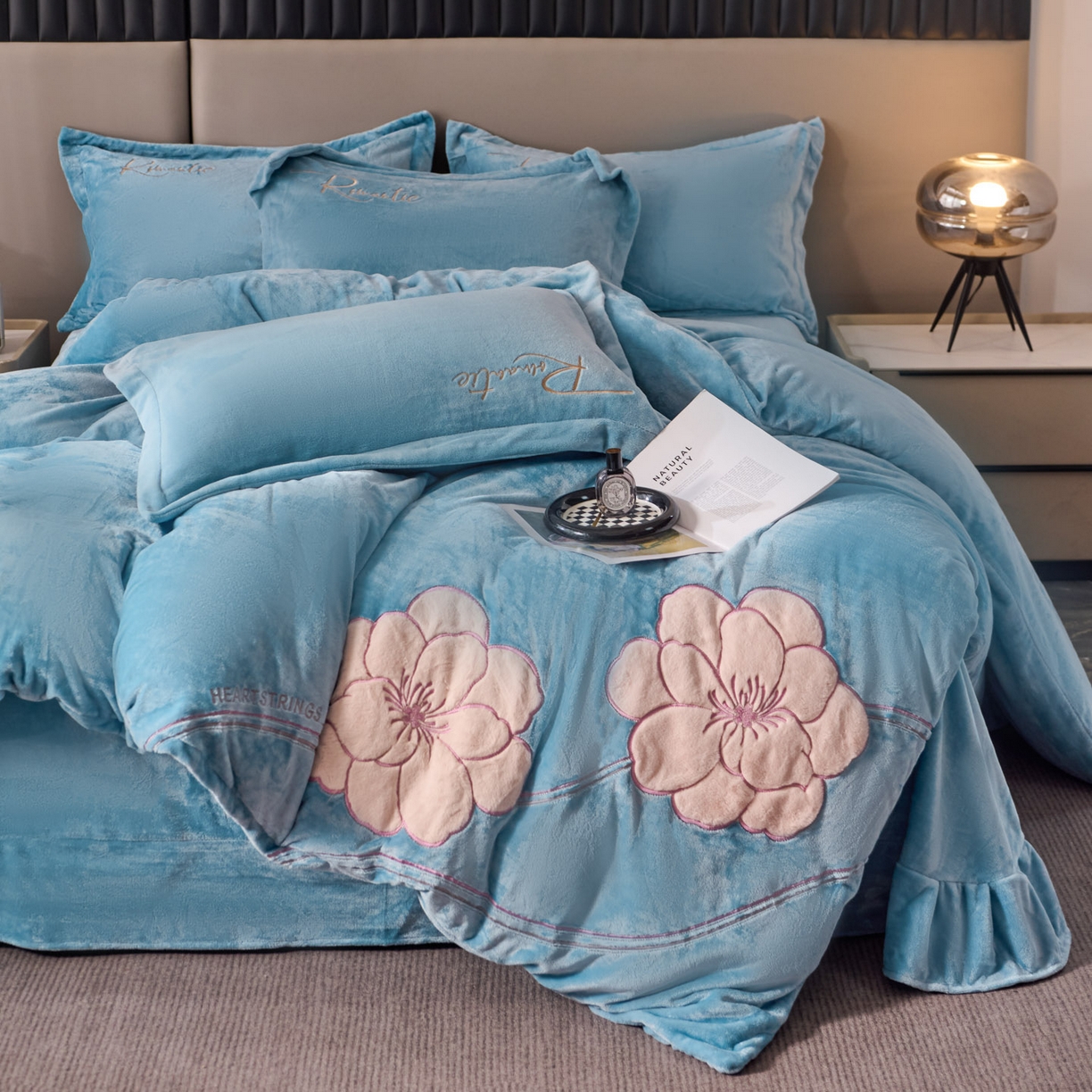 91家纺网 家纺一手货源 找家纺 卡诗兰 2026新款保暖牛奶绒四件套-花影 花影-玻璃蓝