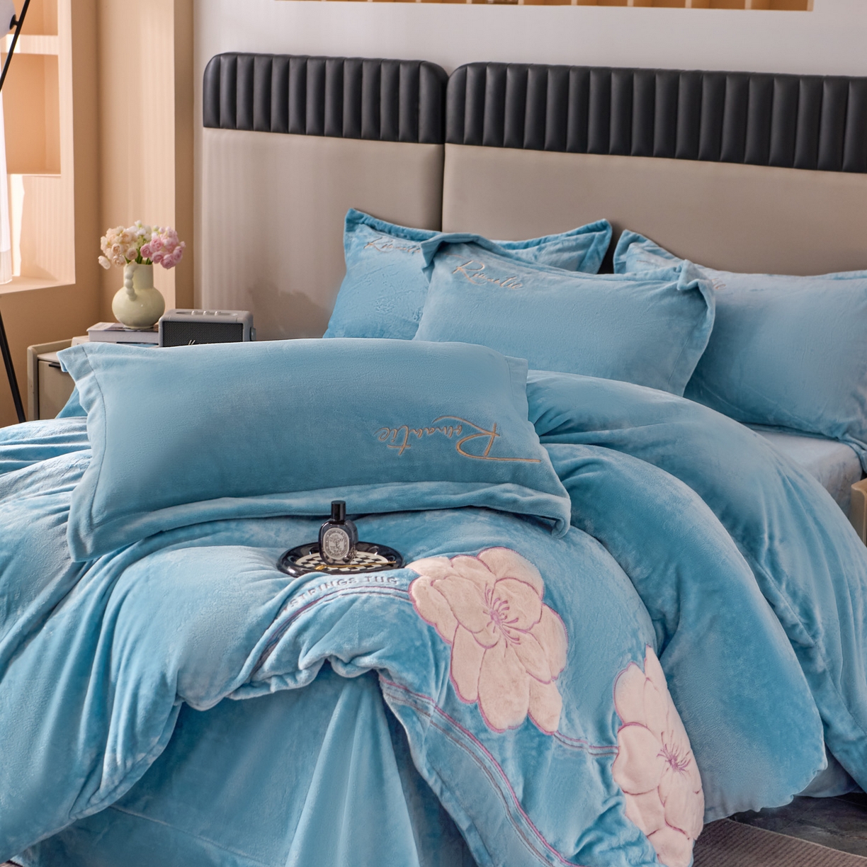 91家纺网 家纺一手货源 找家纺 （总）卡诗兰 2026新款保暖牛奶绒四件套-花影