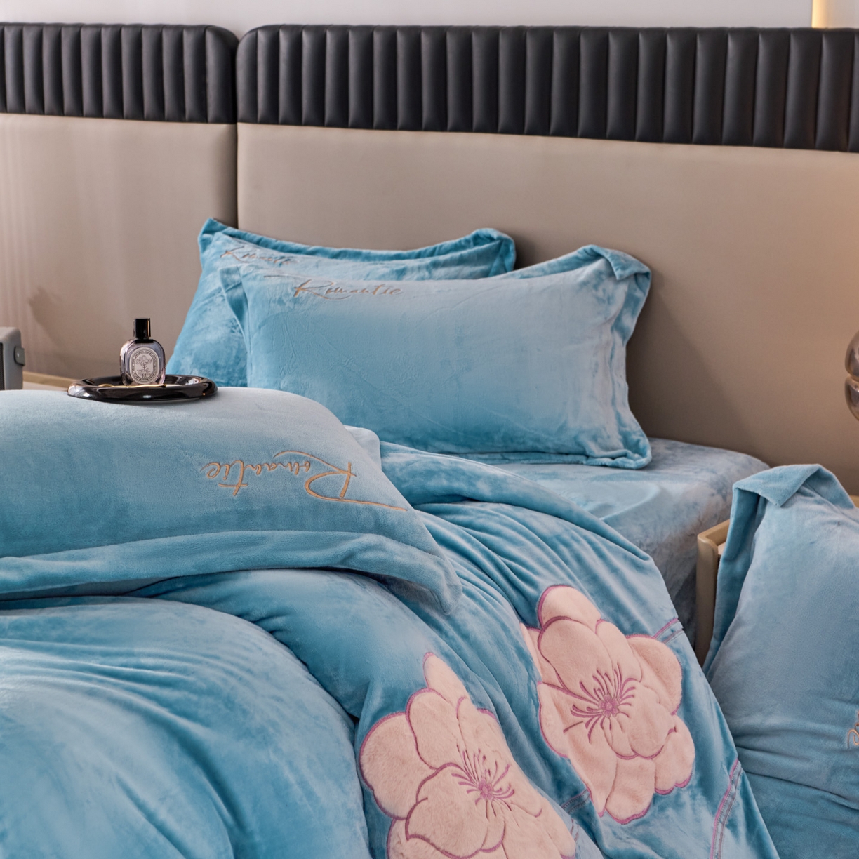 91家纺网 家纺一手货源 找家纺 （总）卡诗兰 2026新款保暖牛奶绒四件套-花影